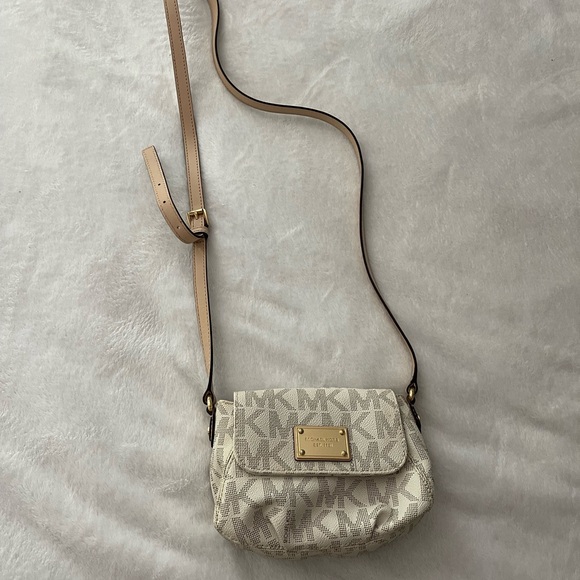 Michael Kors purse - Picture 1 of 5